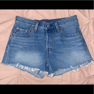 Womens Levi 501 High waisted Shorts Size W27